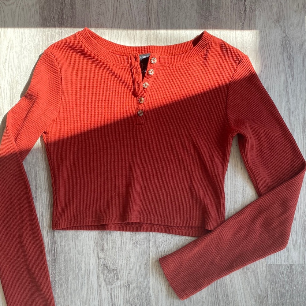 Cropped long sleeve tee